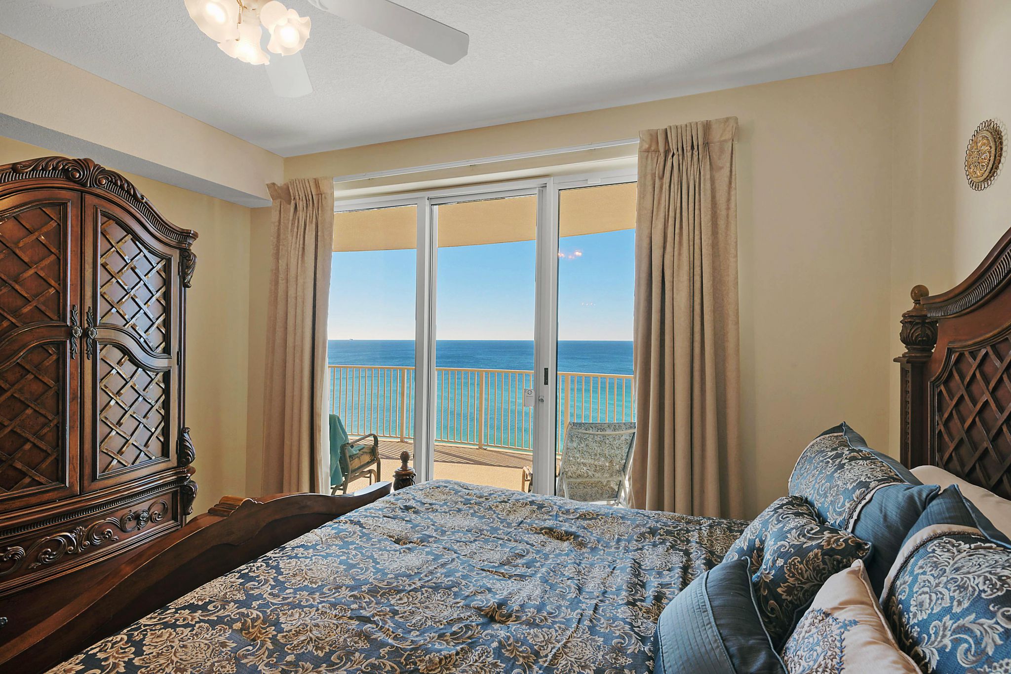 Ocean Villa Condo 1304 interior