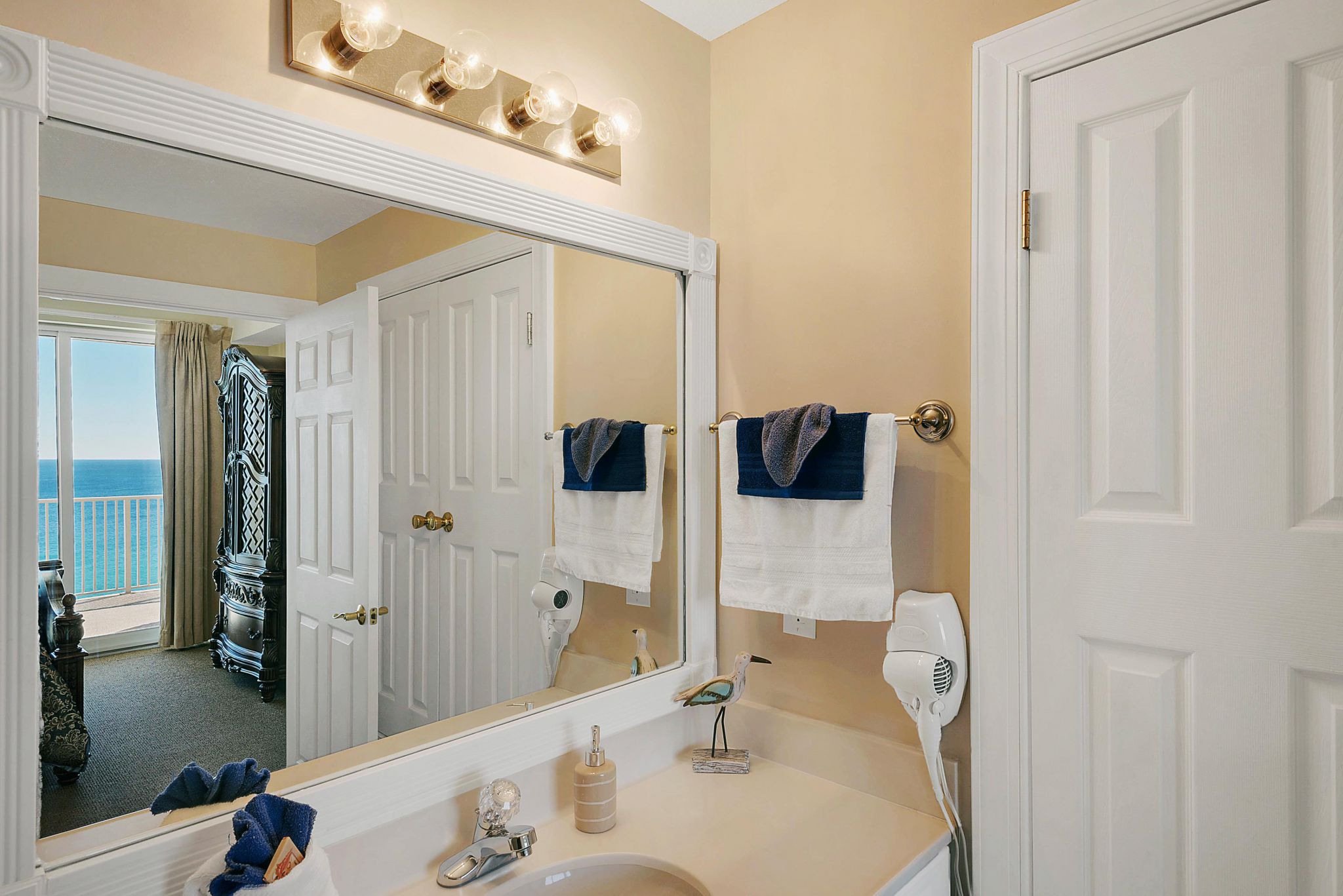 Ocean Villa Condo 1304 interior