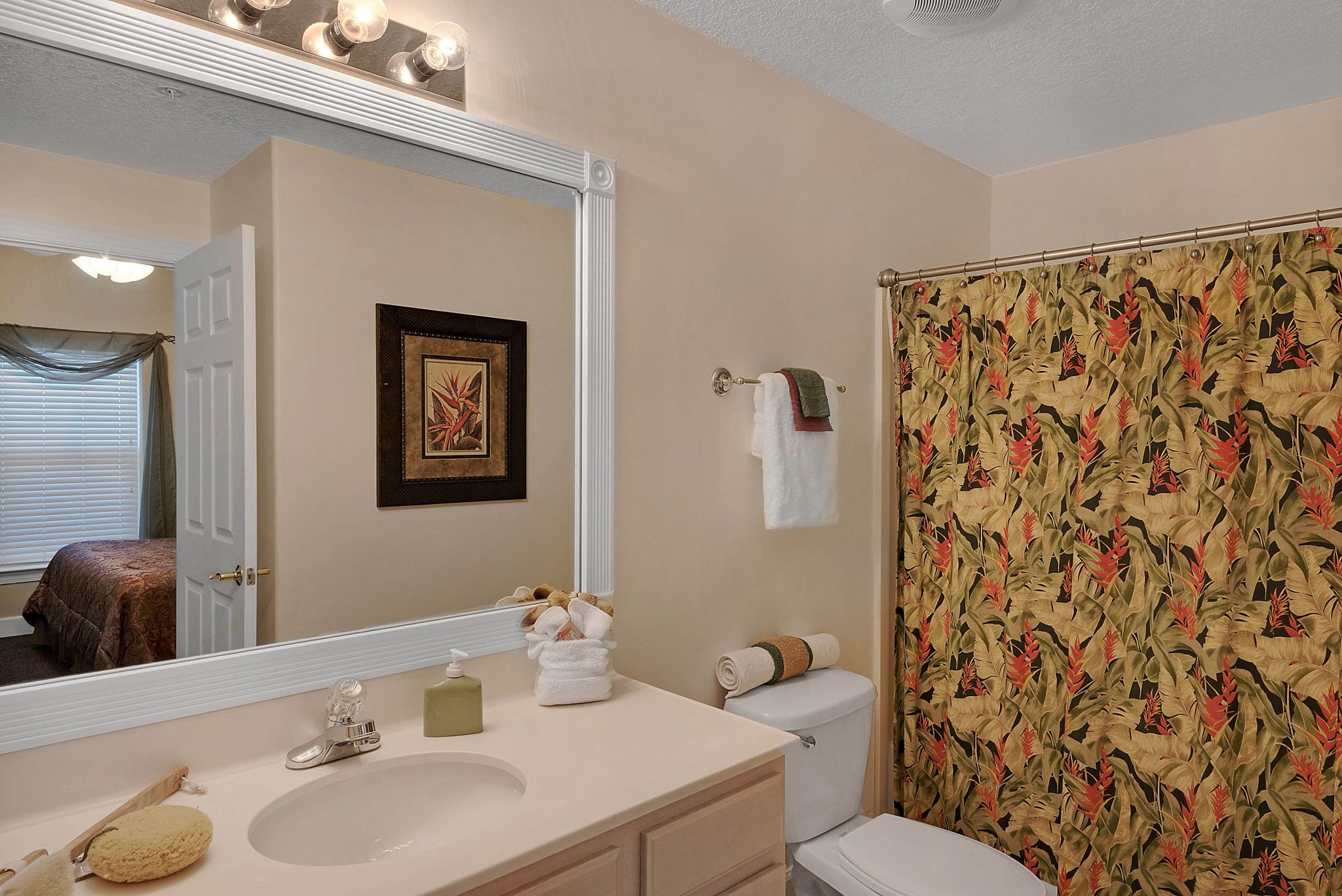 Ocean Villa Condo 1602 interior